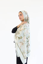 Hawa and Crystal petal in Satin