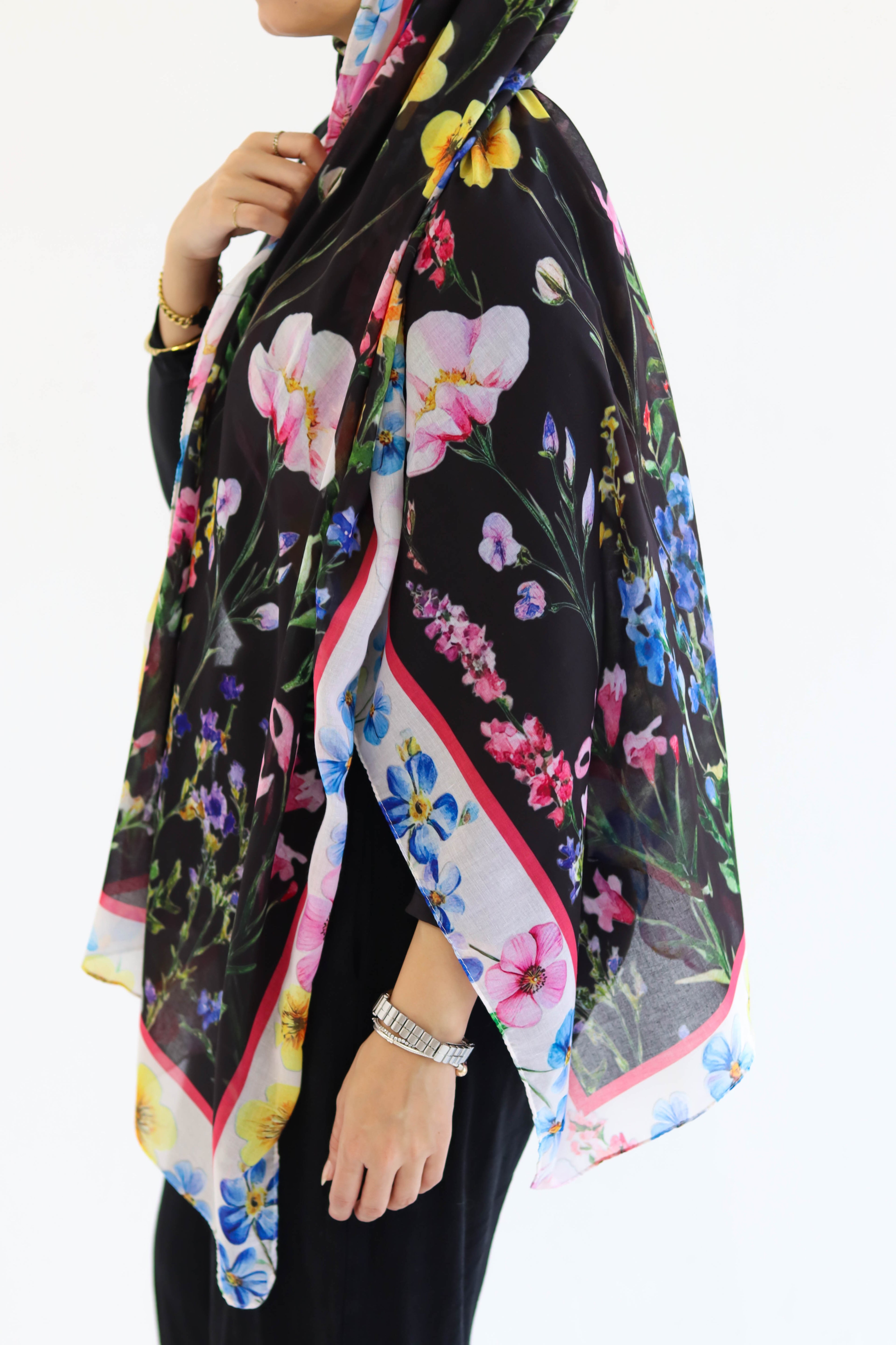 Noir Bloom in Modal