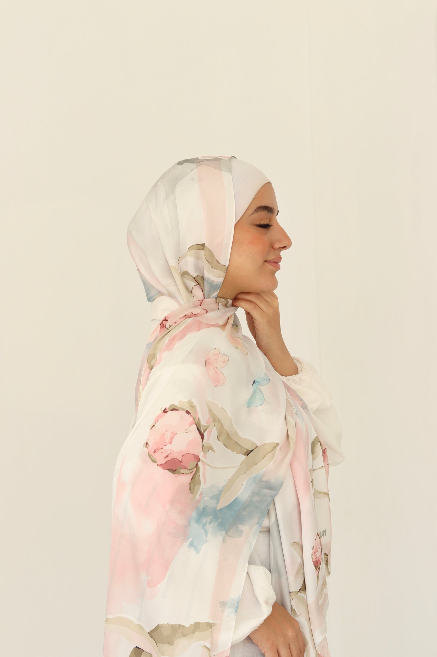 Dreamy peonies in Satin